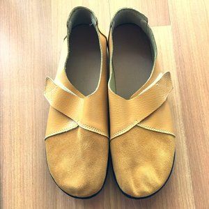 Women's Size 8 Yellow Leather Loafers BRAND NEW